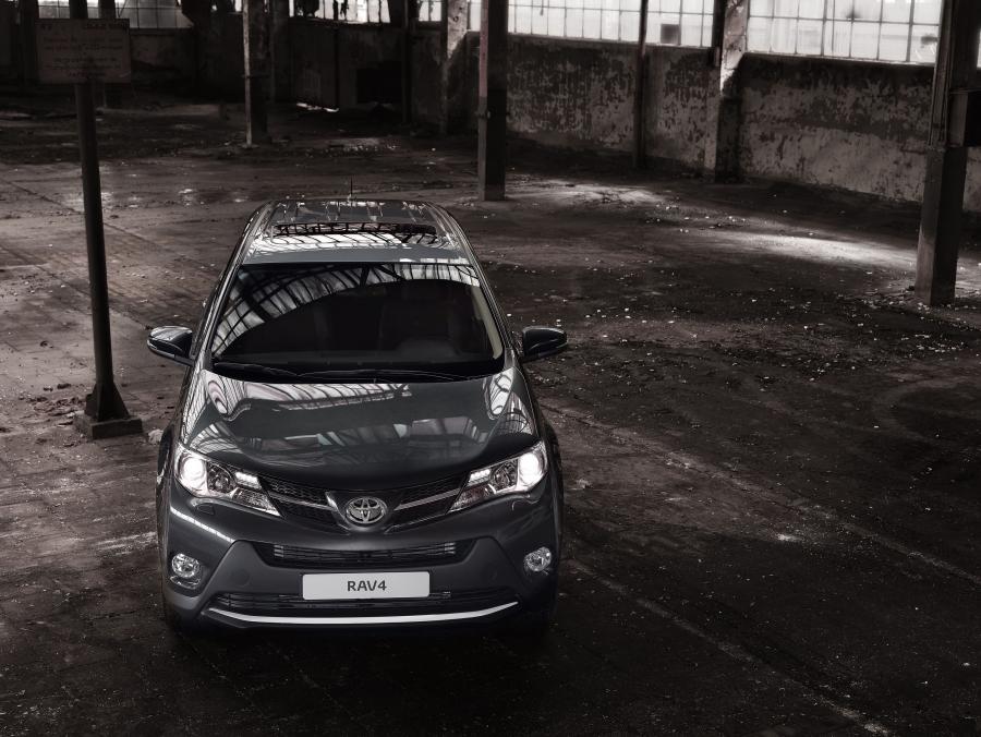  Toyota RAV4 2013 года  (EU) (фото 22 из 27)